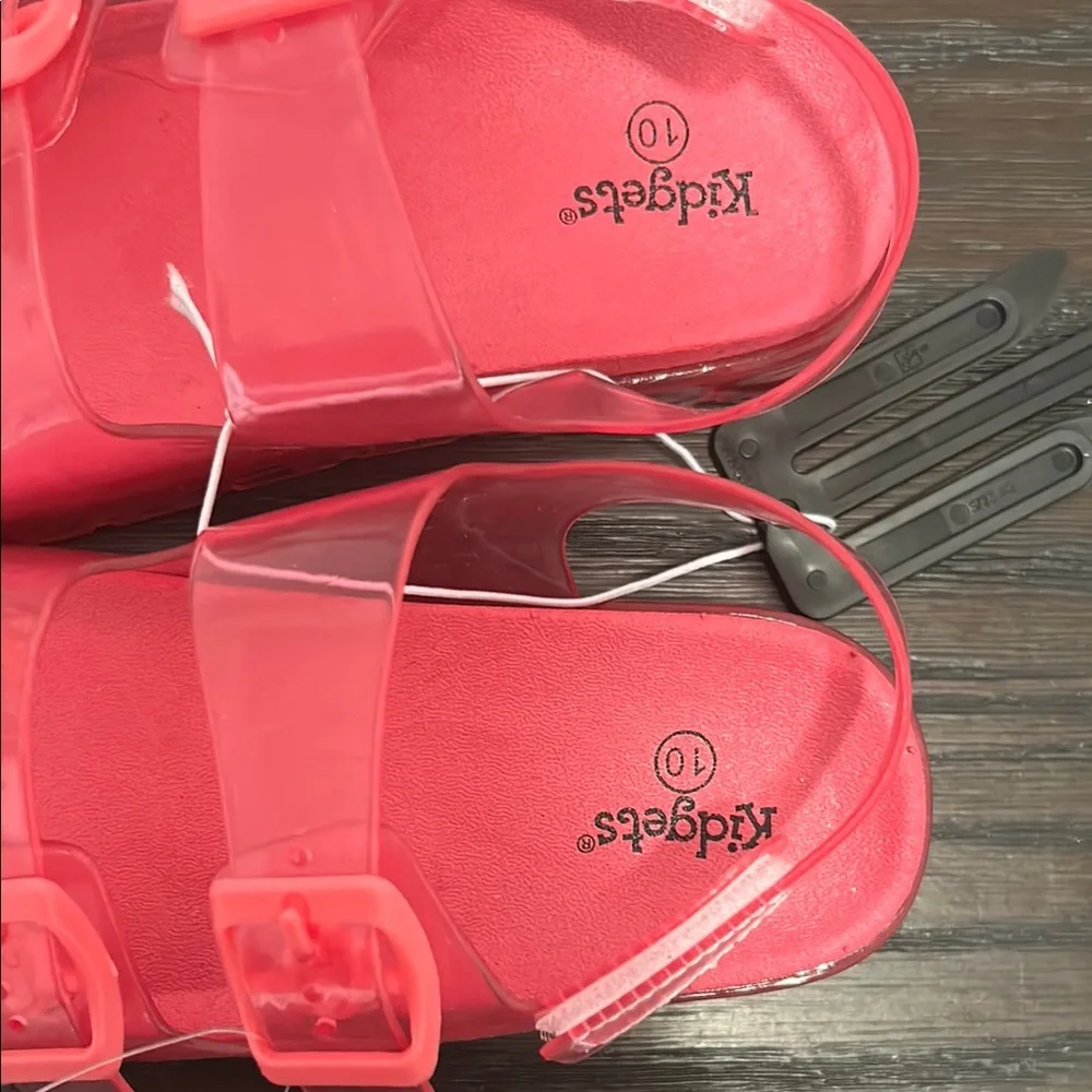 Kickers Vibrant Yellow and Pink Sandals Waterproof Comfort